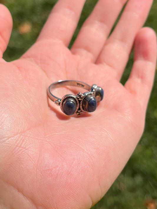 Lapiz 3 Oval Stone Silver Ring